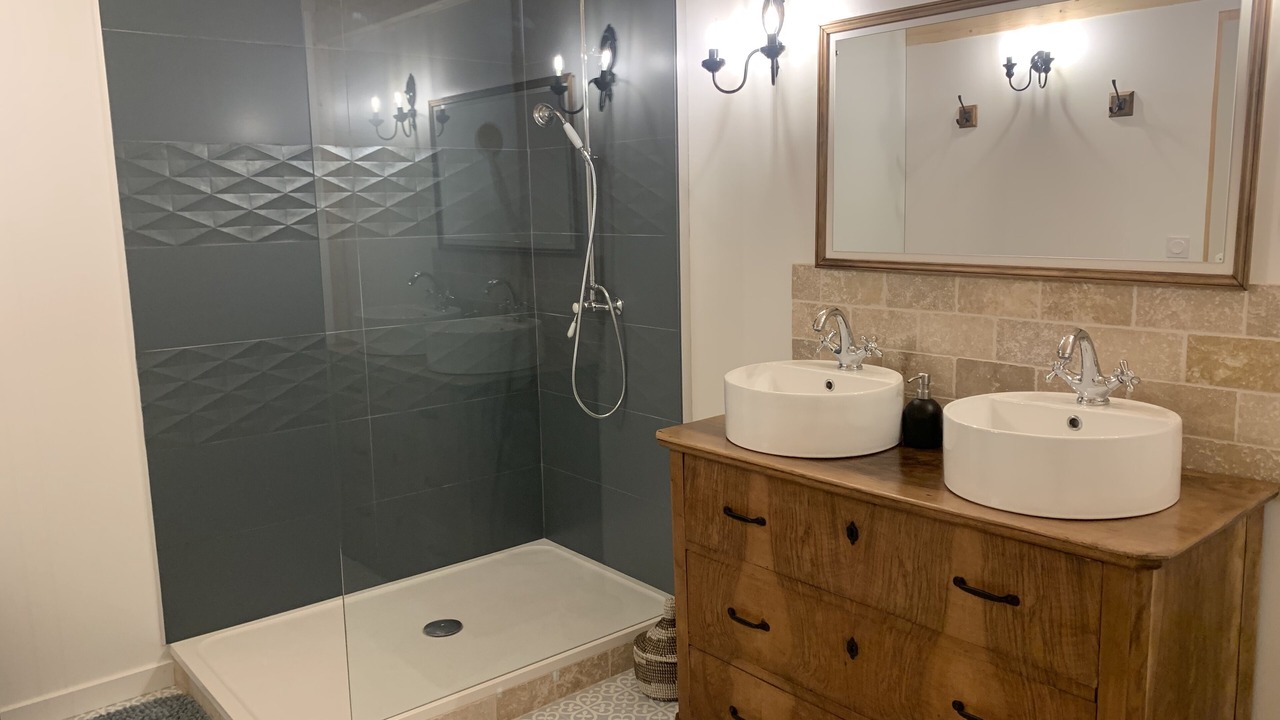 Photo of Bathroom in Monjoi