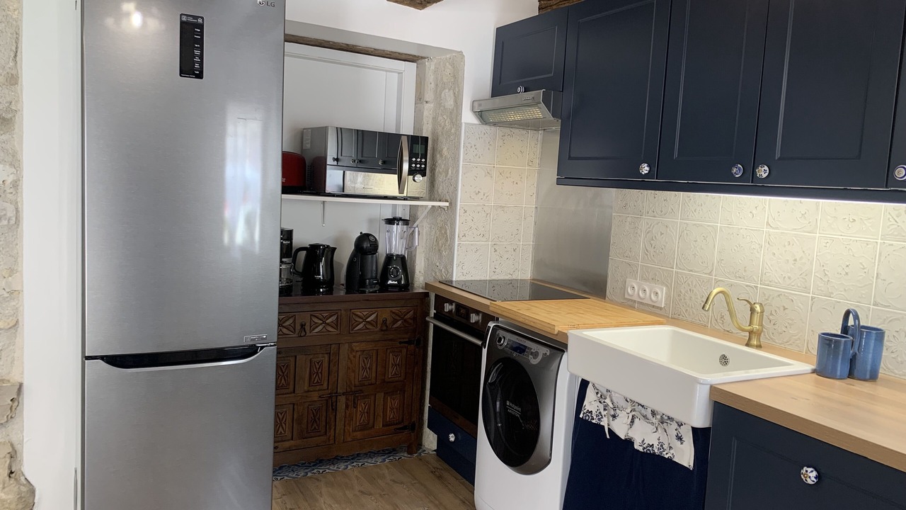 Photo of Kitchen in Monjoi
