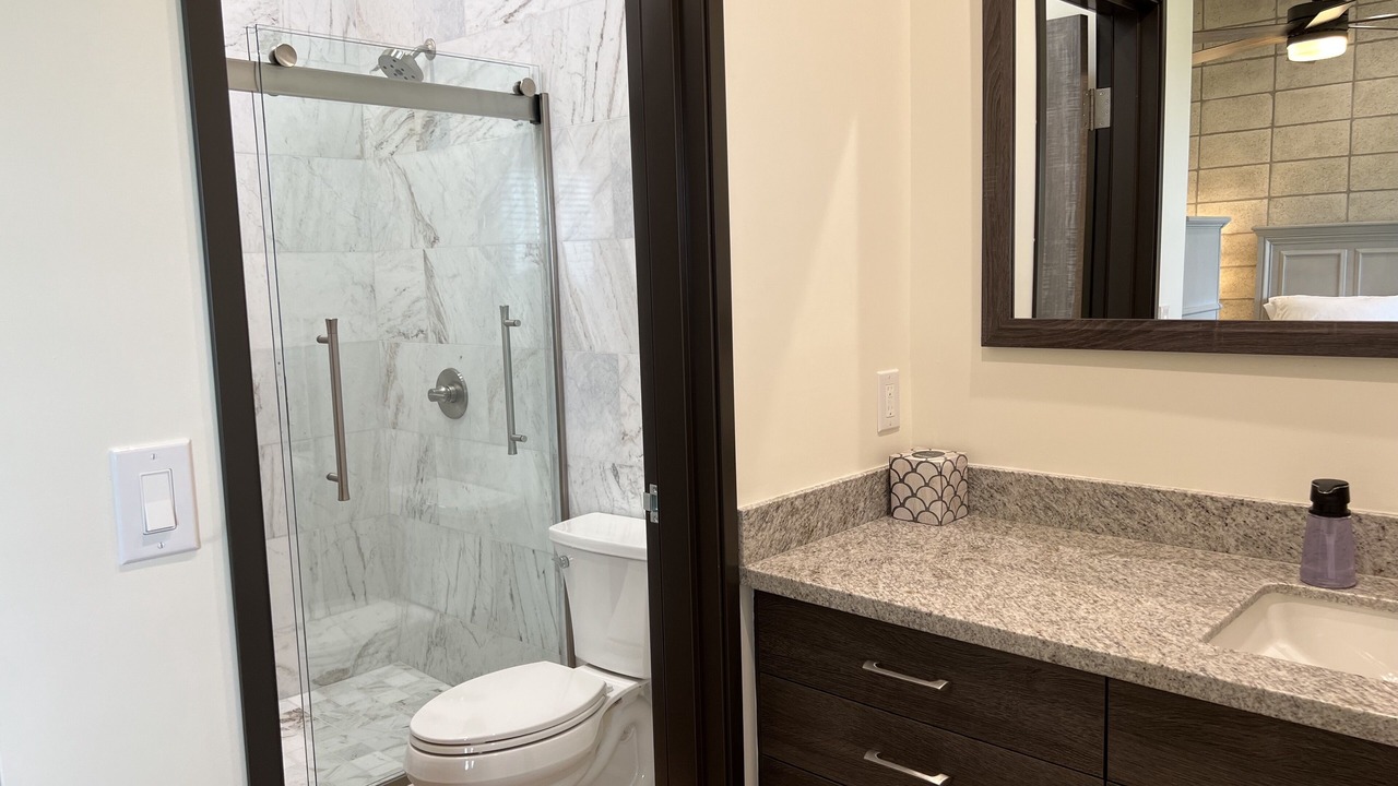 Photo of Bathroom in Moanalua