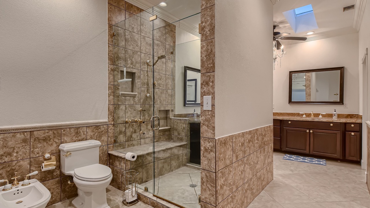Photo of Bathroom in Lockhart