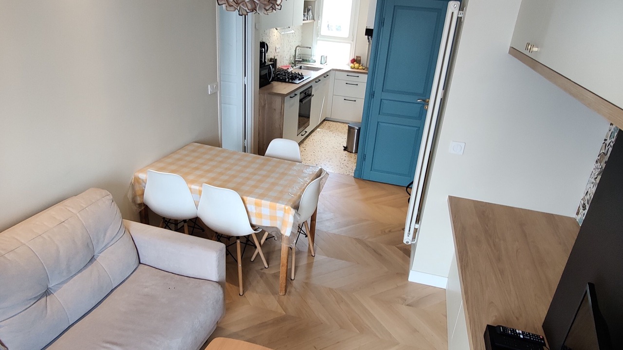 Photo of Livingroom in 18th Arrondissement