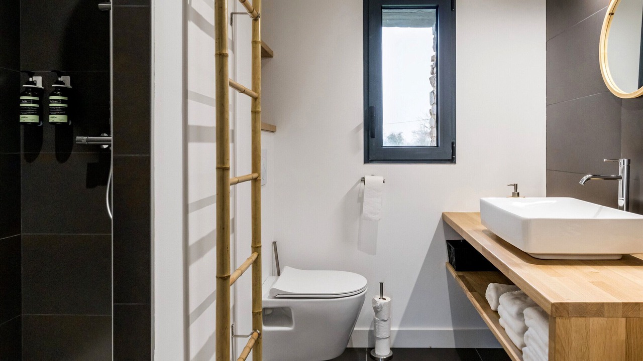 Photo of Bathroom in La Haie-Fouassiere