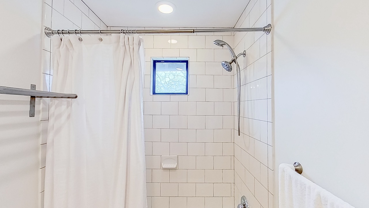 Photo of Bathroom in Chestnut