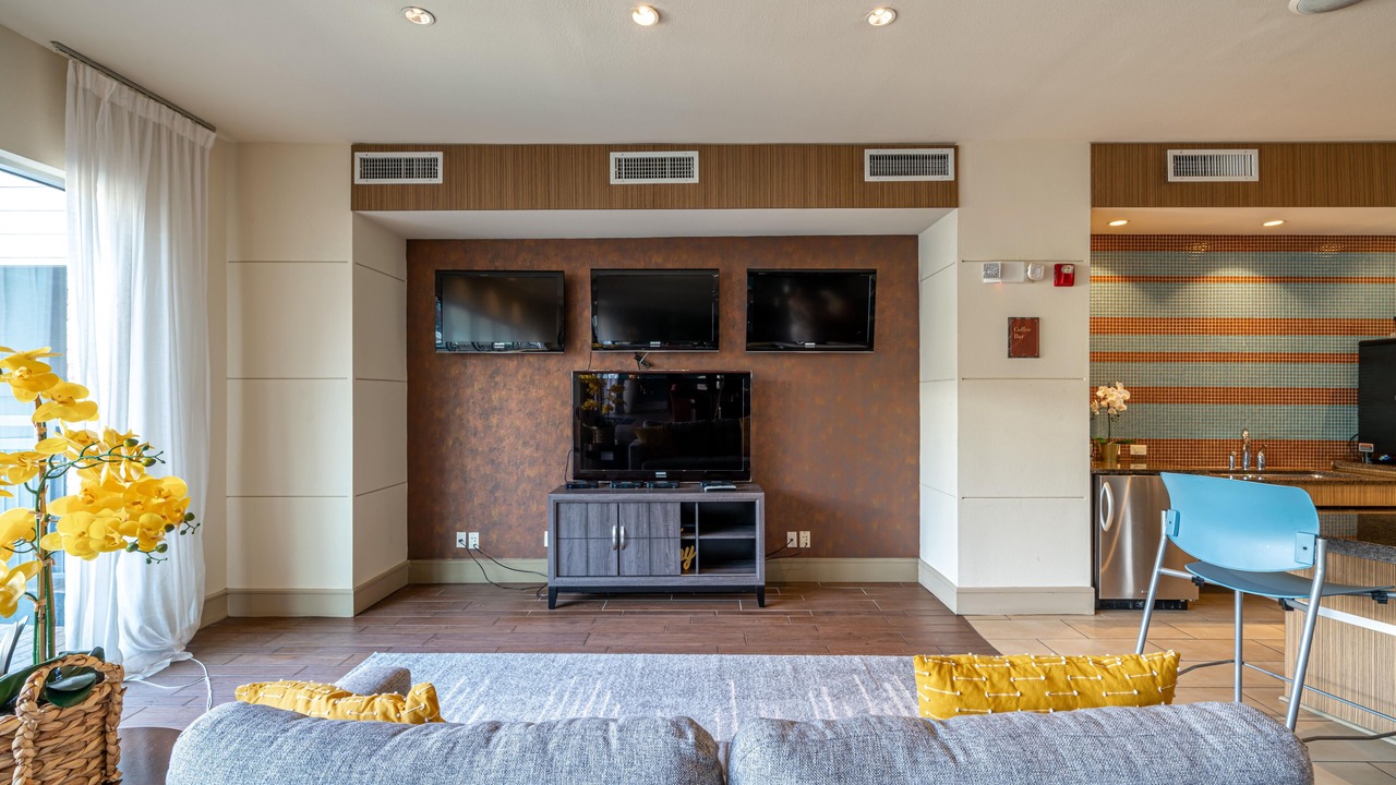 Photo of Livingroom in Astrodome