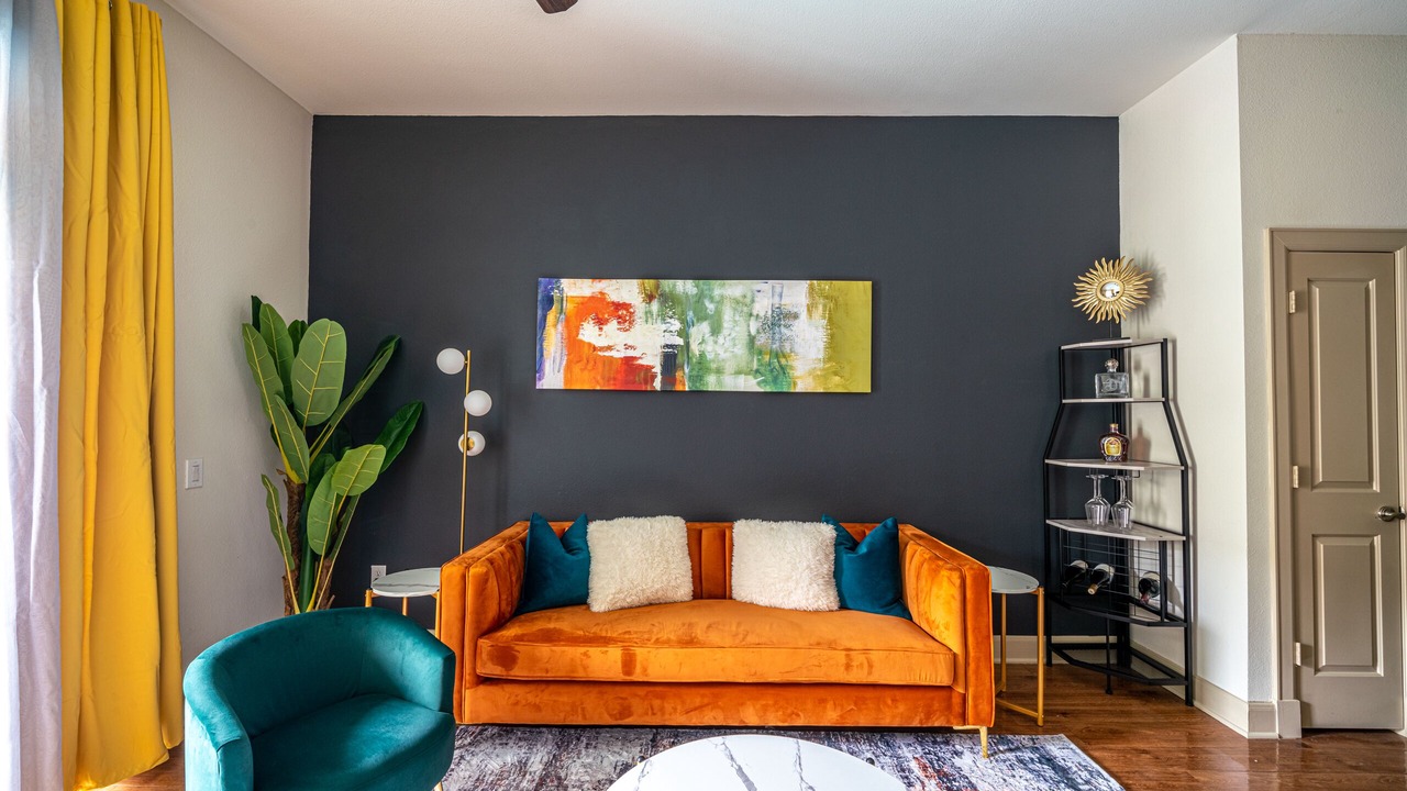 Photo of Livingroom in Astrodome