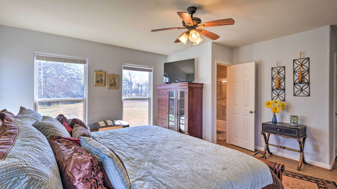 Photo of Bedroom in Ellis County