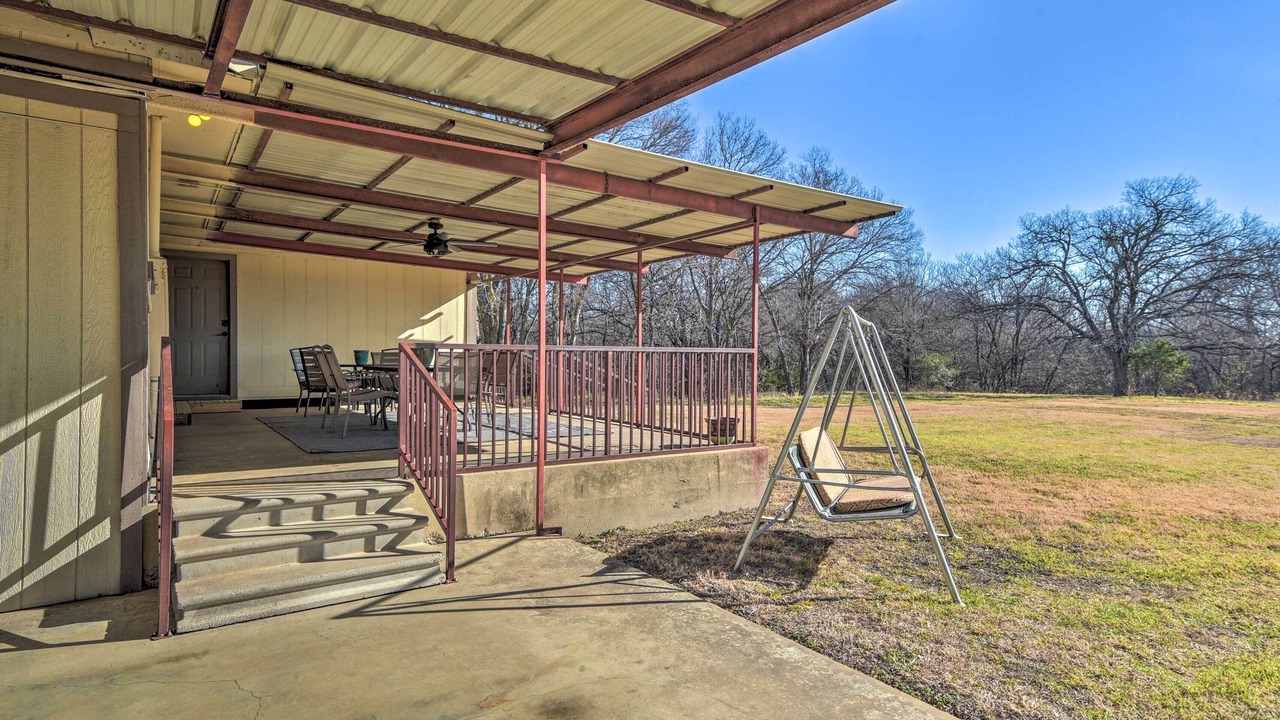 Photo of Patio Balcony in Ellis County
