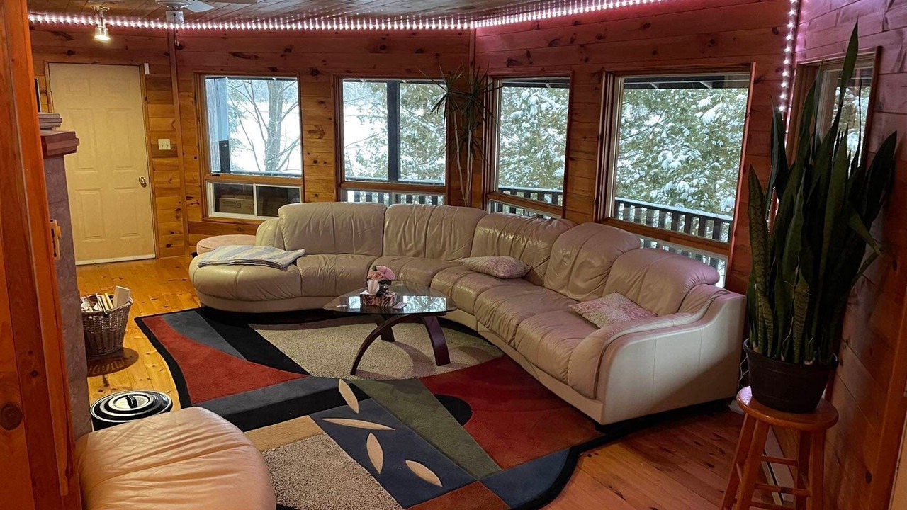 Photo of Livingroom in Rideau Lakes