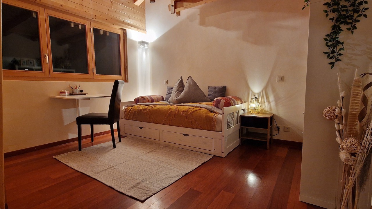 Photo of Bedroom in Lens