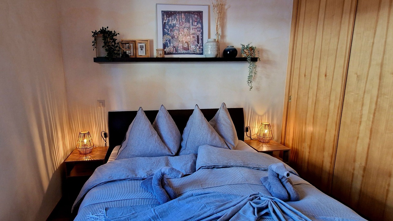 Photo of Bedroom in Lens