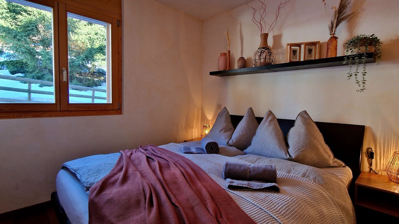 Photo of Bedroom in Lens