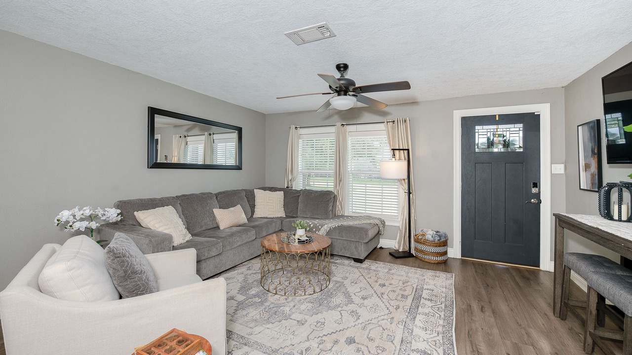 Photo of Livingroom in Bryan