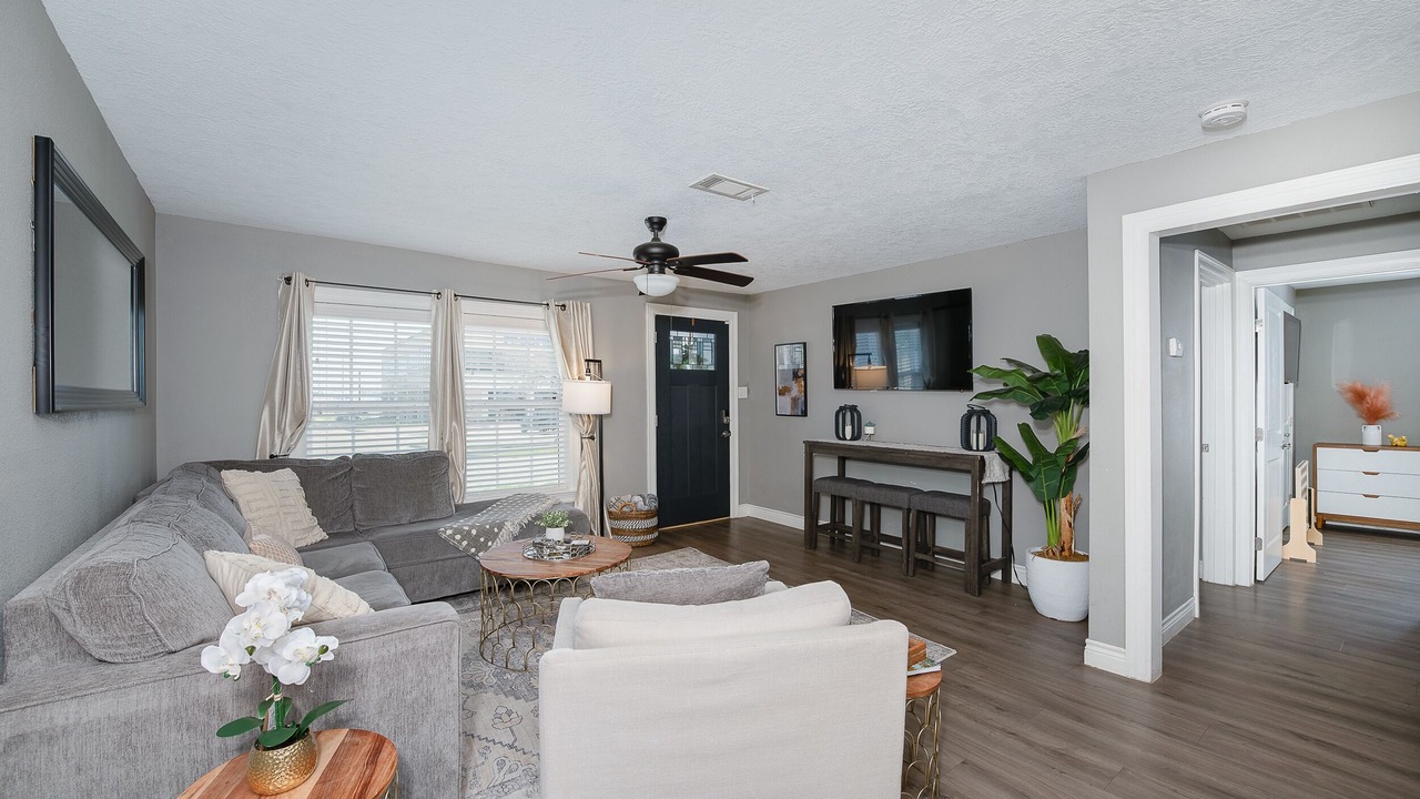 Photo of Livingroom in Bryan