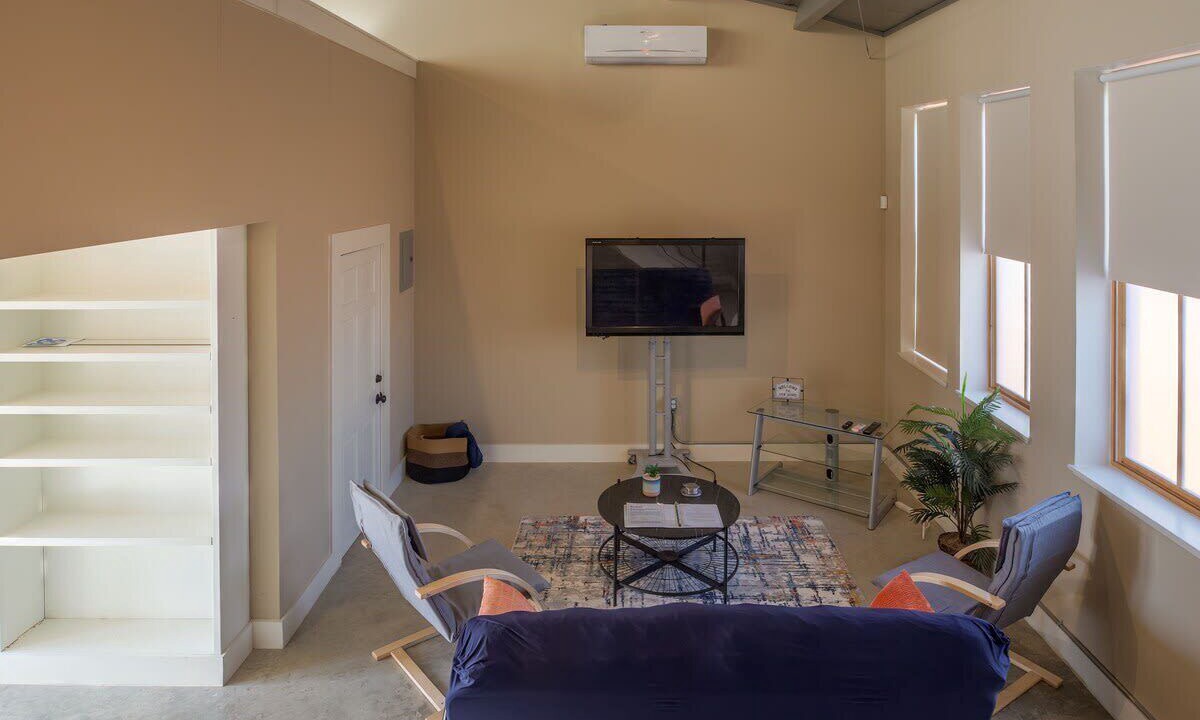 Photo of Livingroom in Near East Side