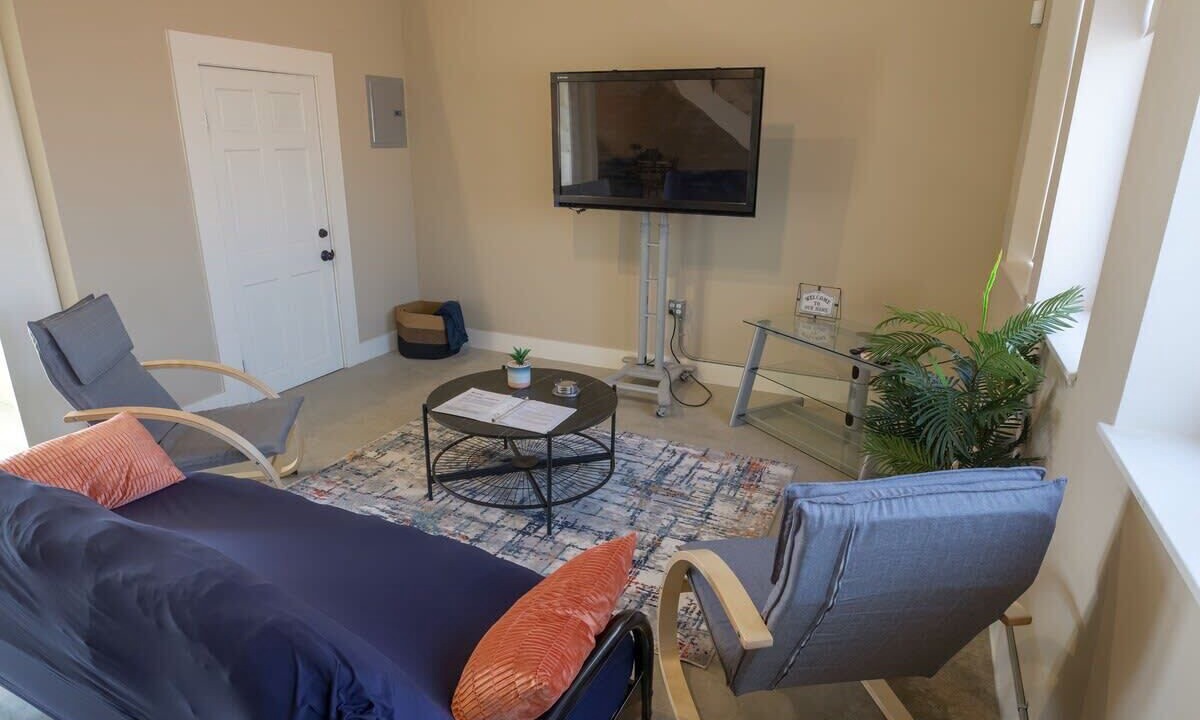 Photo of Livingroom in Near East Side