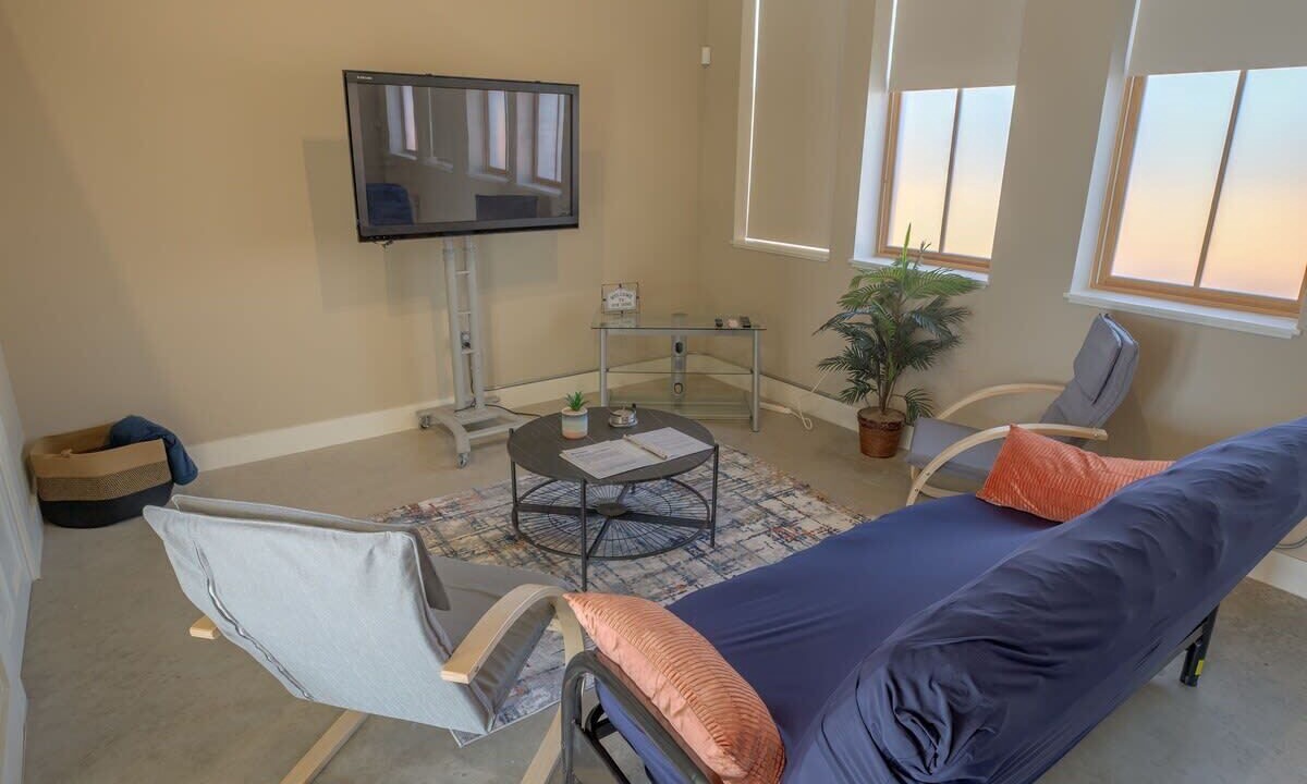 Photo of Livingroom in Near East Side