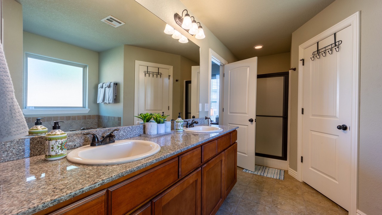 Photo of Bathroom in Powell