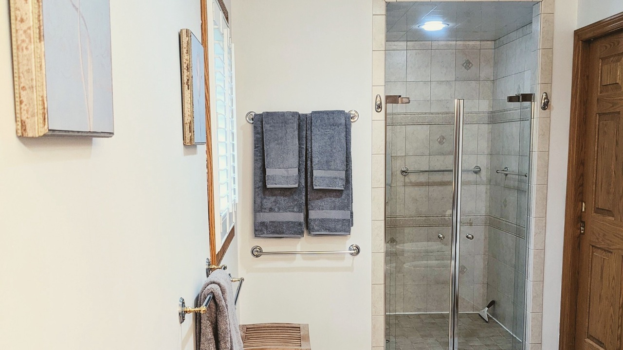 Photo of Bathroom in Virgil