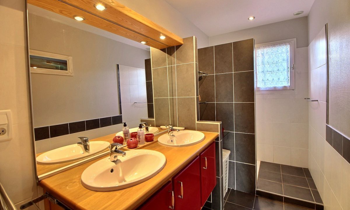 Photo of Bathroom in Saint-Quay-Portrieux