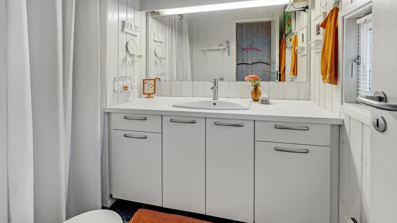 Photo of Bathroom in Hou