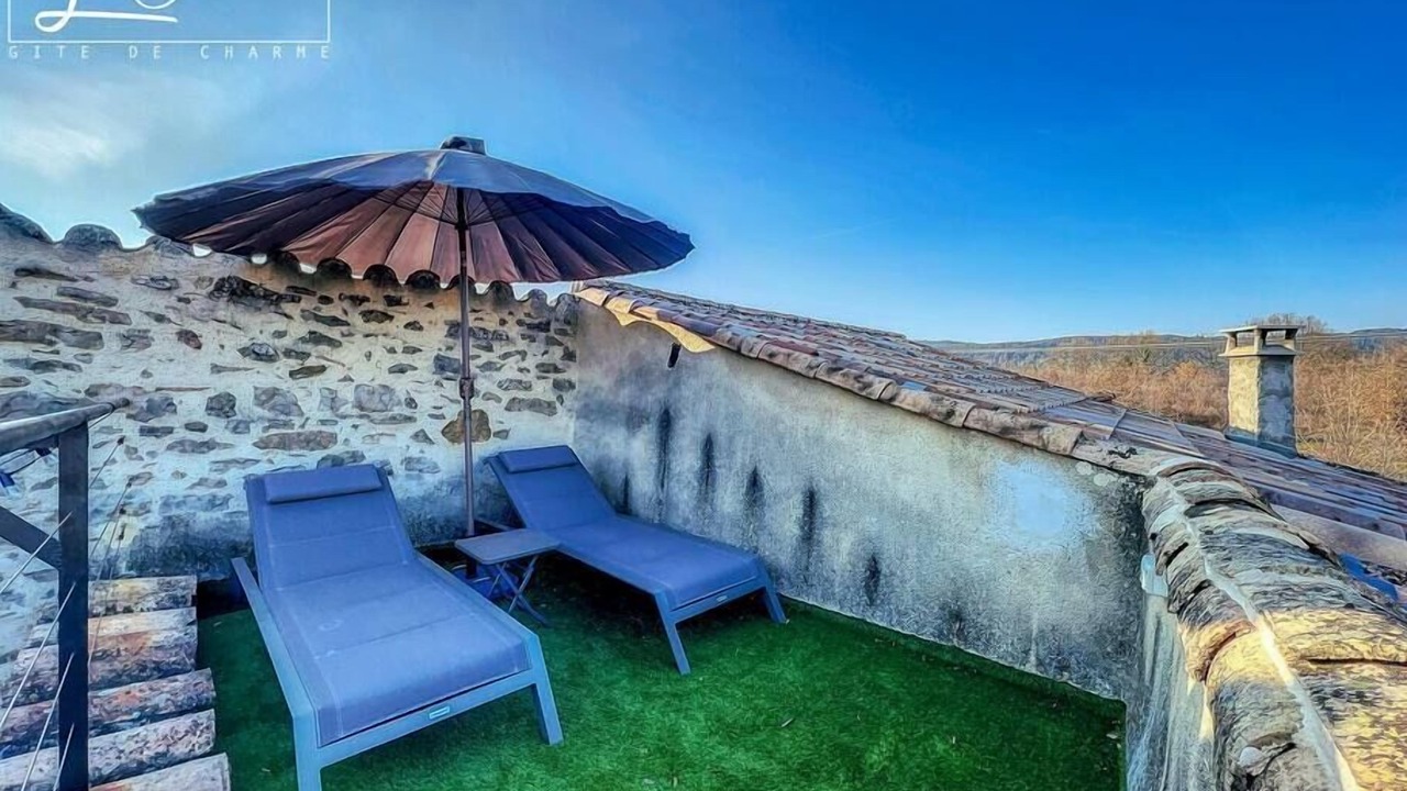Photo of Patio Balcony in Saint-Etienne-de-Fontbellon