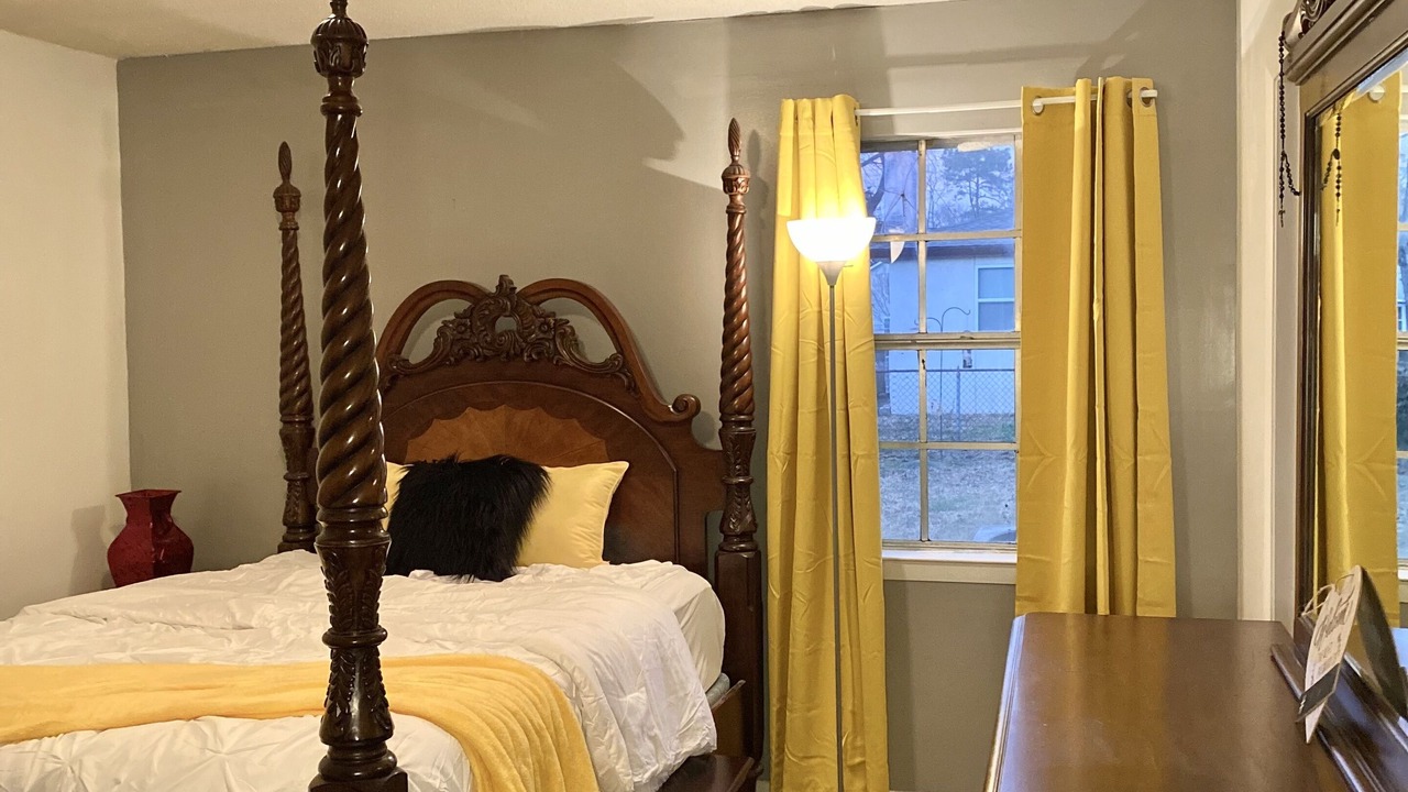 Photo of Bedroom in Midtown