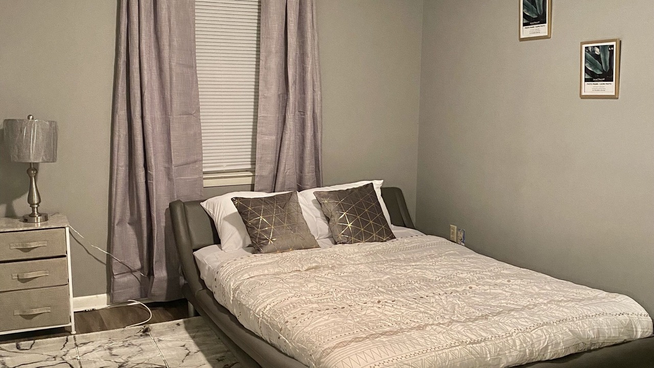 Photo of Bedroom in Midtown