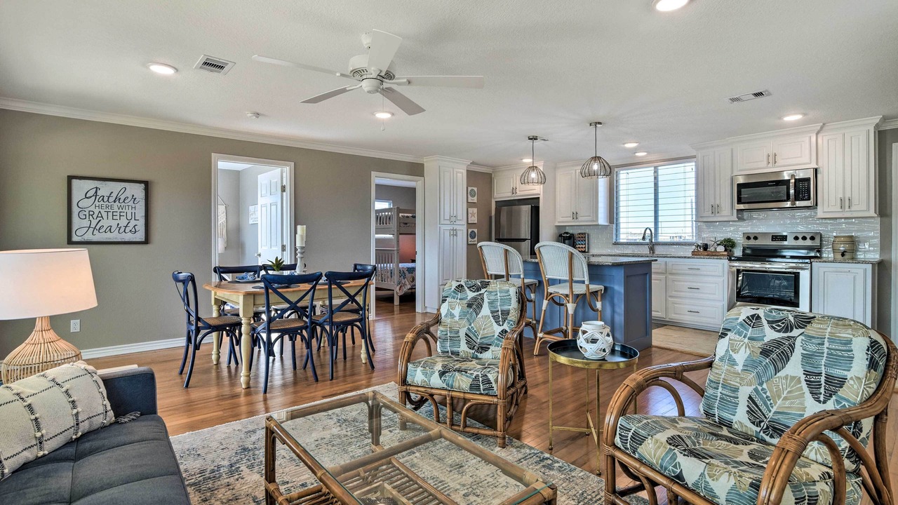 Photo of Livingroom in Surfside Beach
