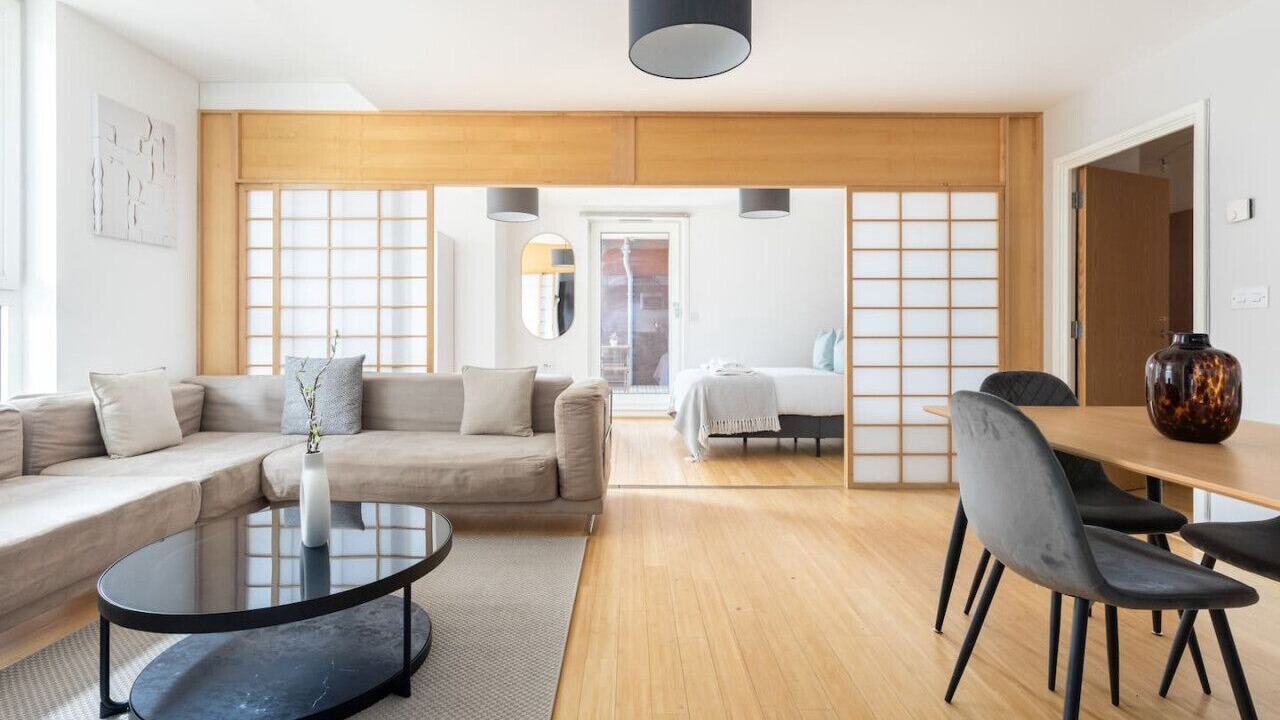 Photo of Others in De Beauvoir