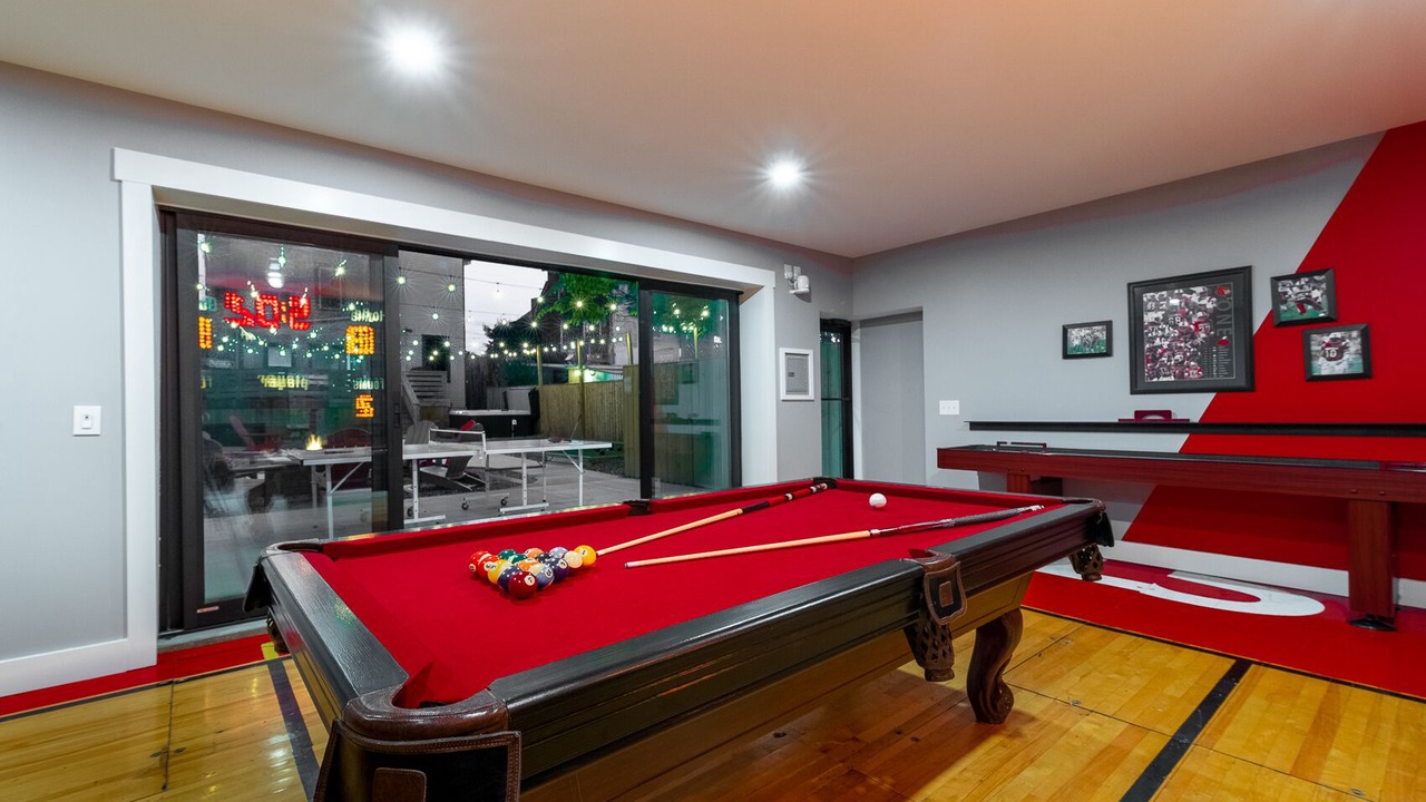 Photo of Bedroom in Cherokee Triangle