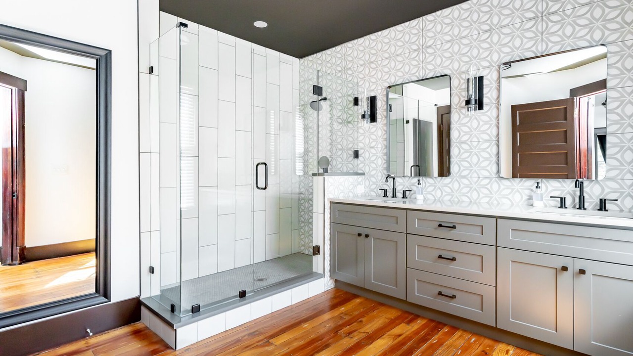 Photo of Bathroom in Cherokee Triangle