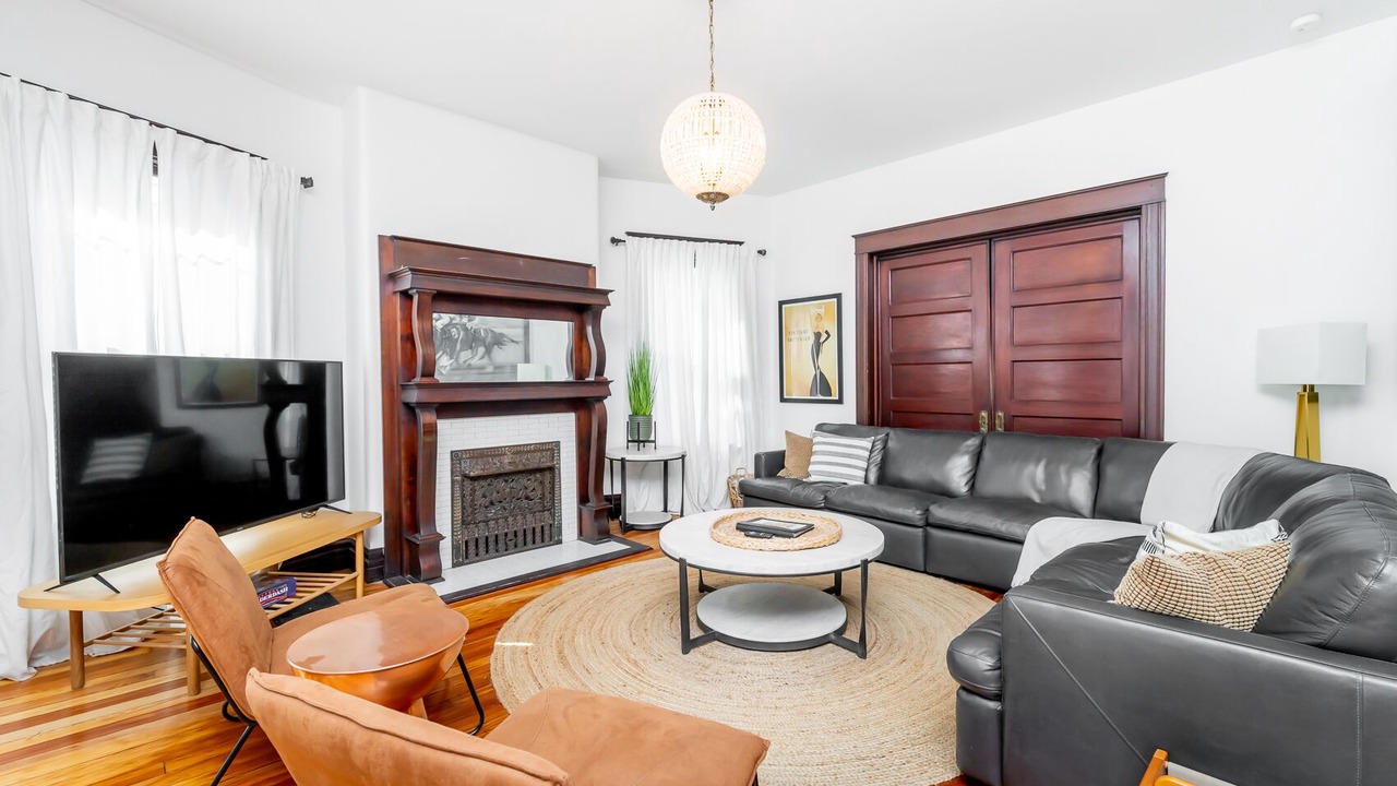 Photo of Bedroom in Cherokee Triangle
