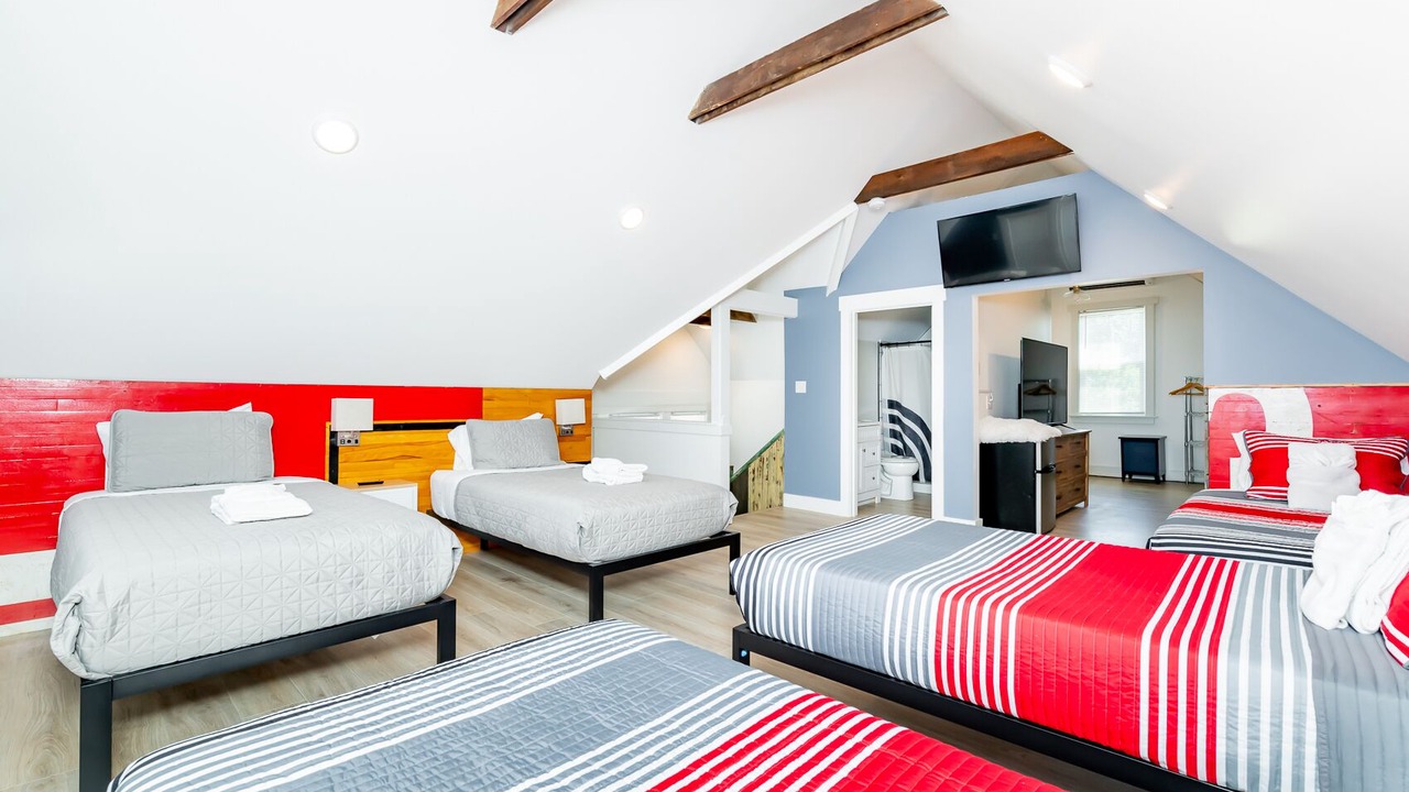 Photo of Bedroom in Cherokee Triangle