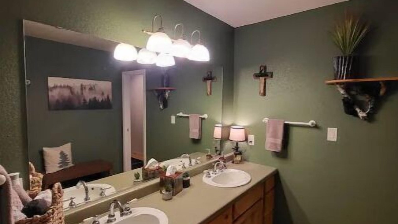 Photo of Bathroom in Ruidoso
