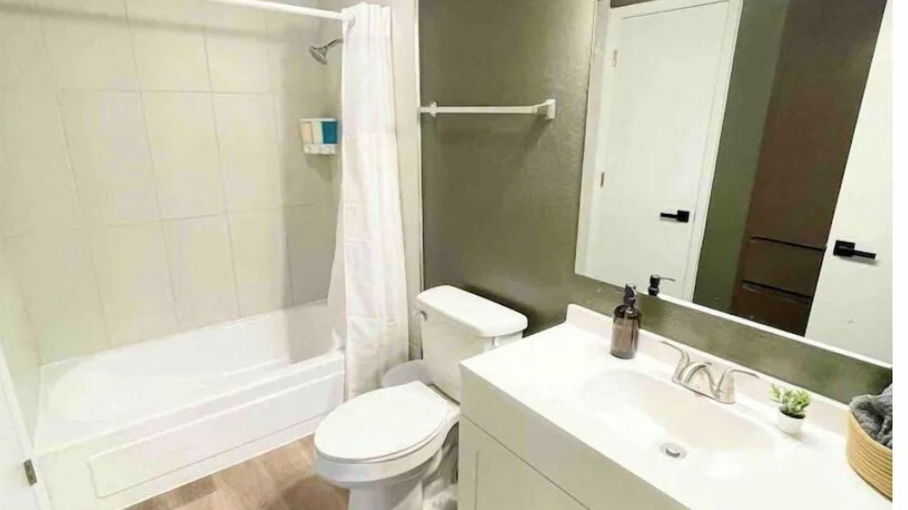 Photo of Bathroom in Parker Lane
