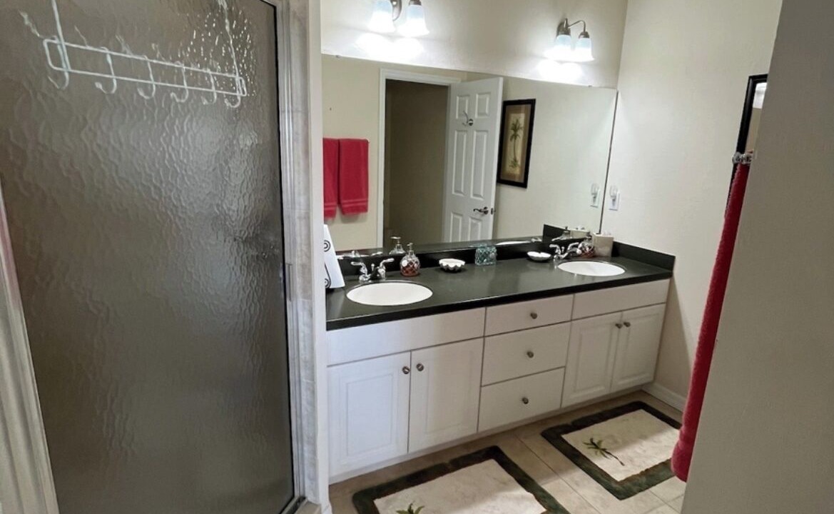 Photo of Bathroom in Suwannee