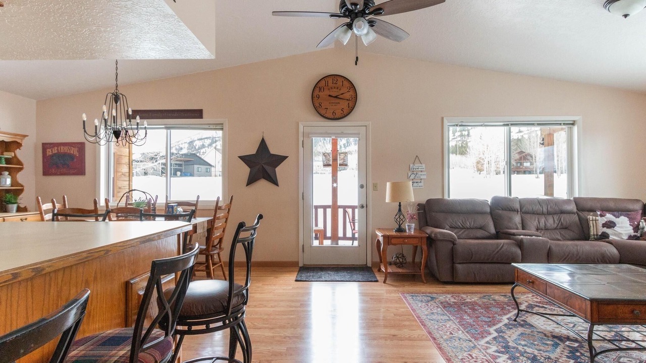 Photo of Livingroom in Star Valley Ranch