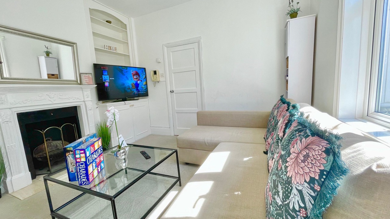 Photo of Livingroom in Hammersmith and Fulham