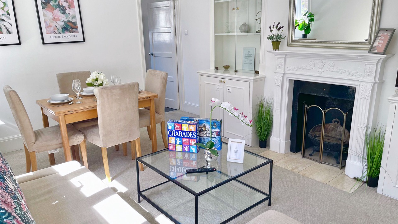 Photo of Livingroom in Hammersmith and Fulham