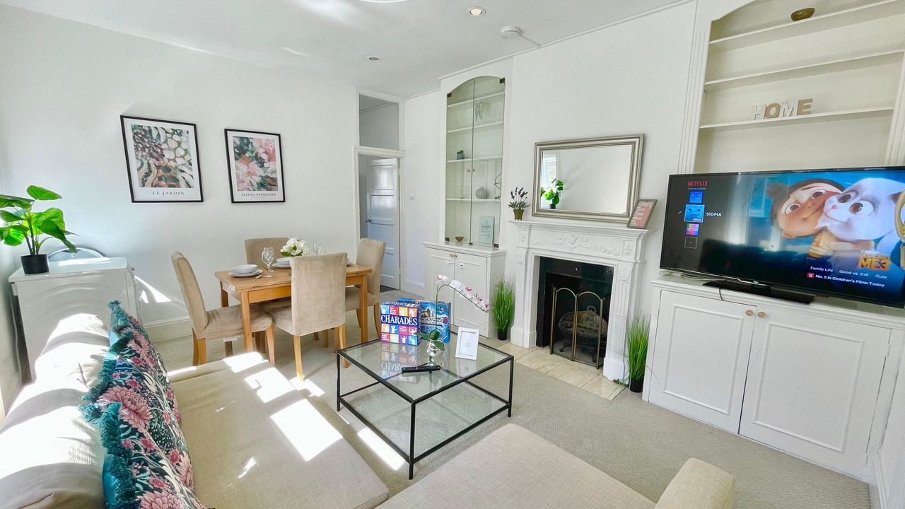 Photo of Livingroom in Hammersmith and Fulham