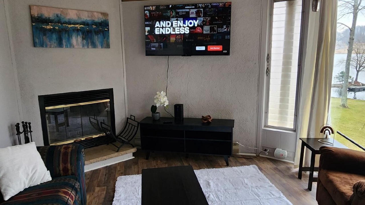 Photo of Livingroom in Treasure Lake
