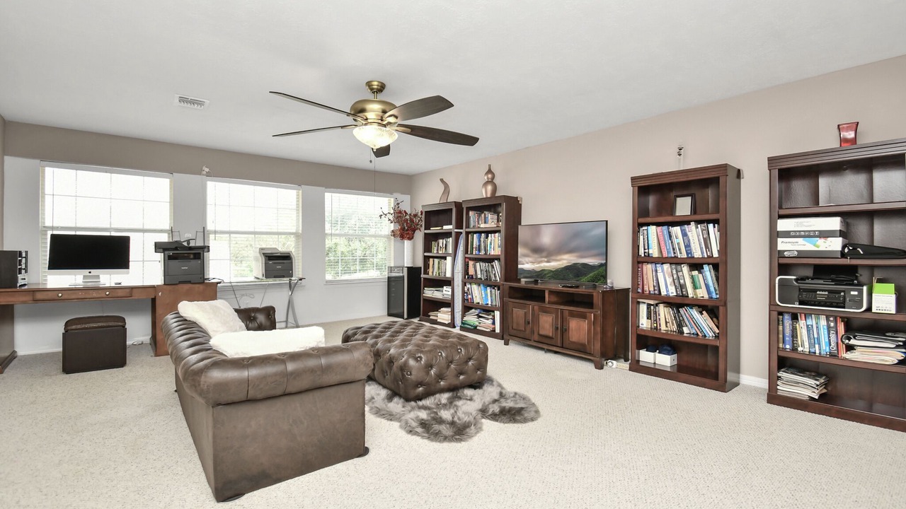 Photo of Livingroom in Champion Forest