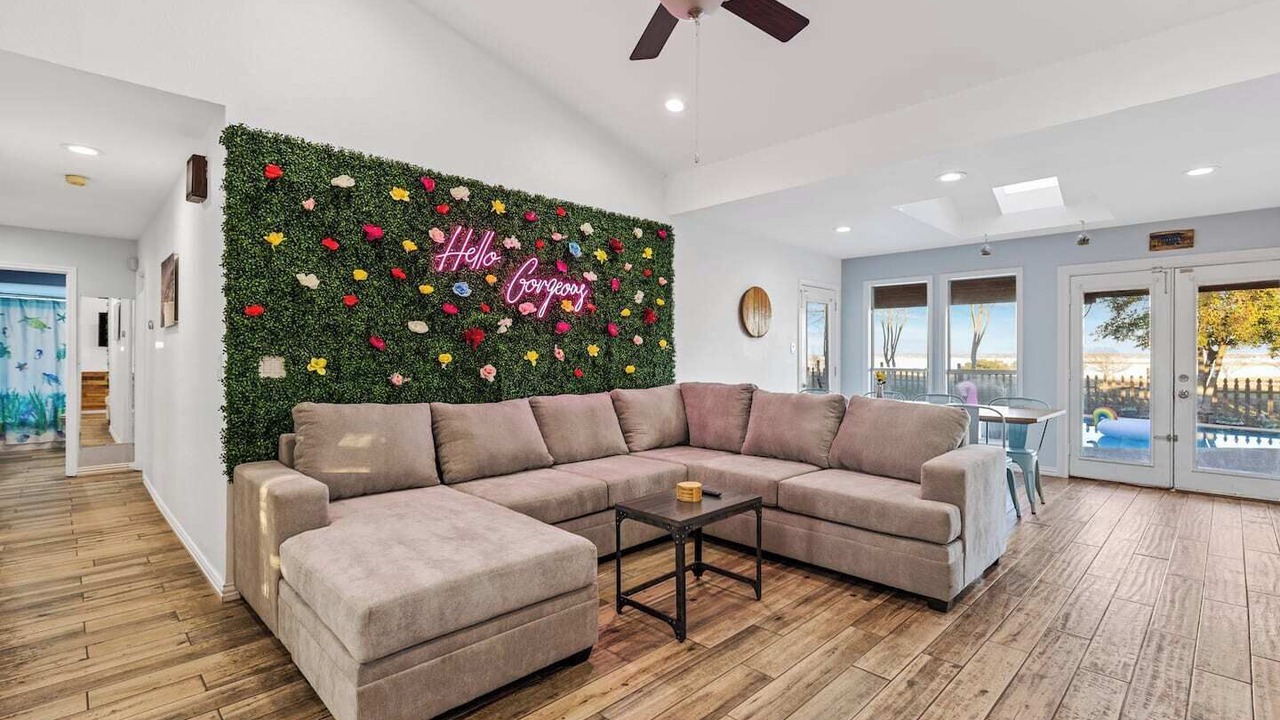 Photo of Livingroom in Garland