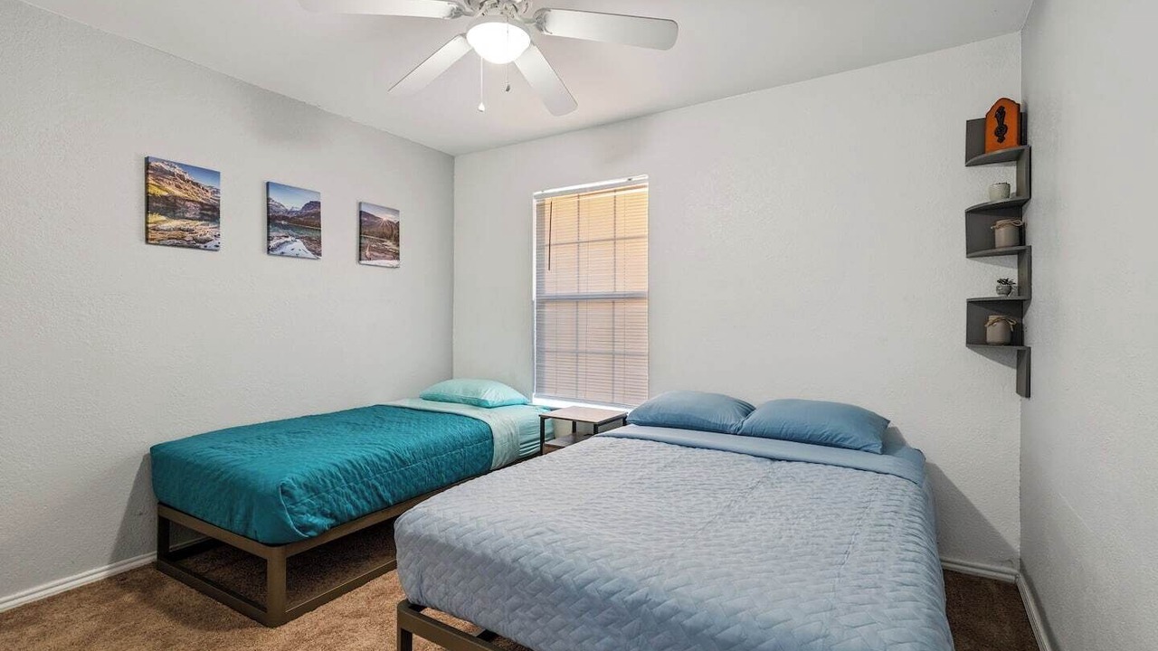 Photo of Bedroom in Garland