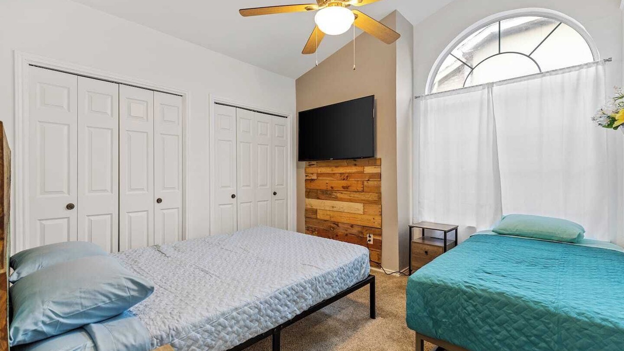 Photo of Bedroom in Garland