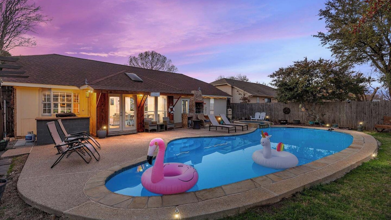Photo of Outdoor in Garland