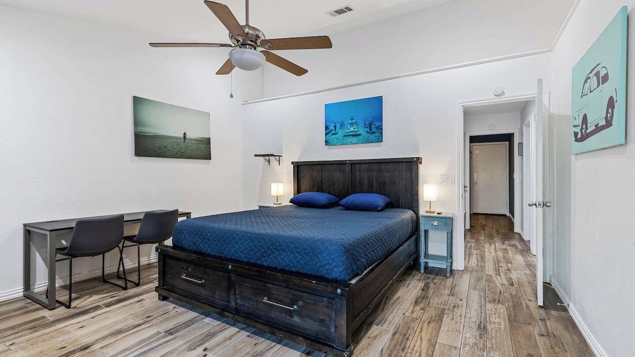 Photo of Bedroom in Garland