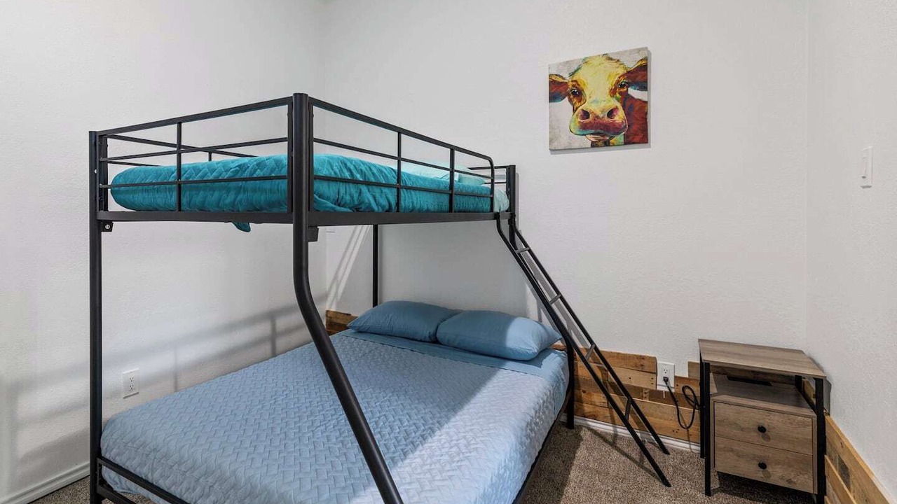 Photo of Bedroom in Garland