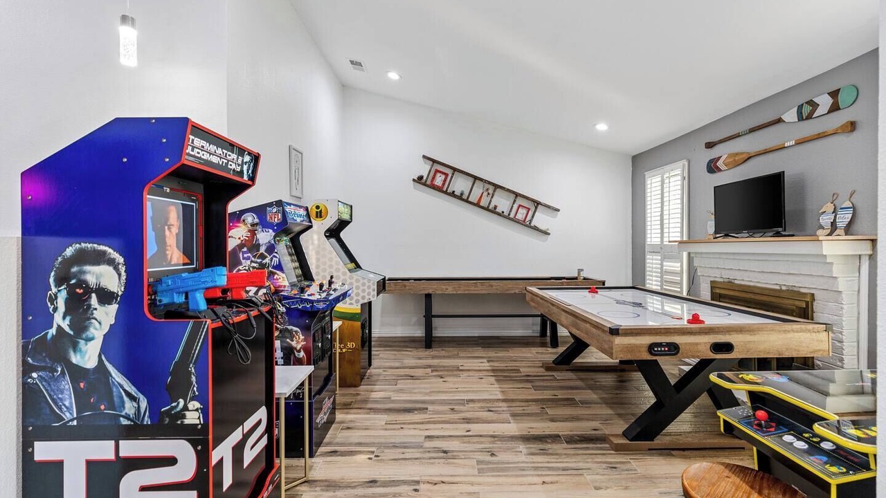 Photo of Bedroom in Garland
