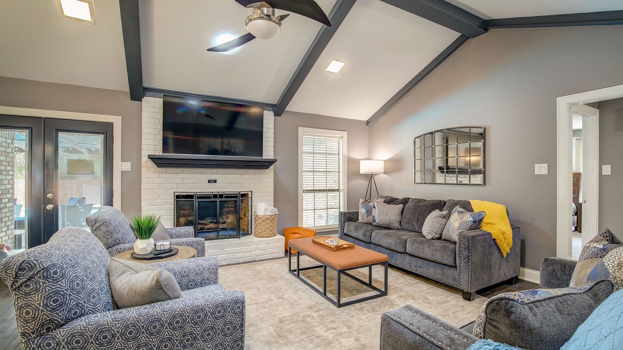 Photo of Livingroom in Tyler